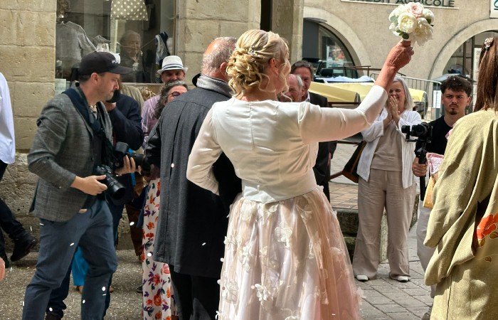 Patricia & Jerome
Tout a été réalisé exactement comme je le souhaitais. Deux personnes exceptionnelles : compétences, gentillesse, efficacité avec beaucoup de goût et d’excellents conseils sans compter une organisation au rasoir ! Je leur ai fait totalement confiance et tout a été parfait Mille mercis Nadia et Pascal